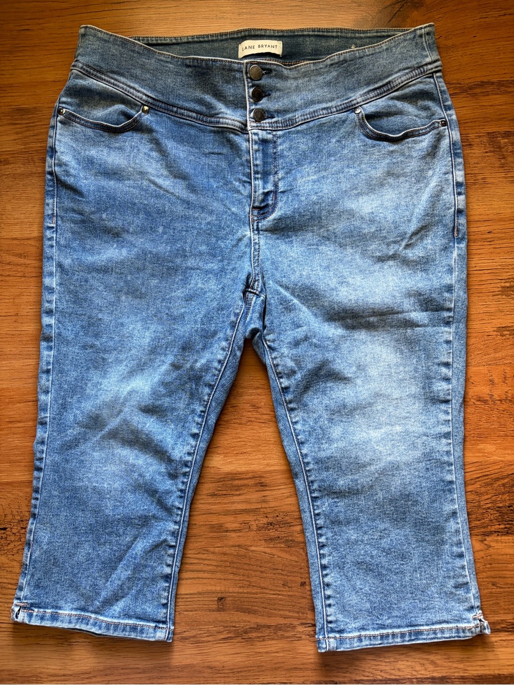 Lane Bryant Blue Denim Women’s capri jeans Sz 18